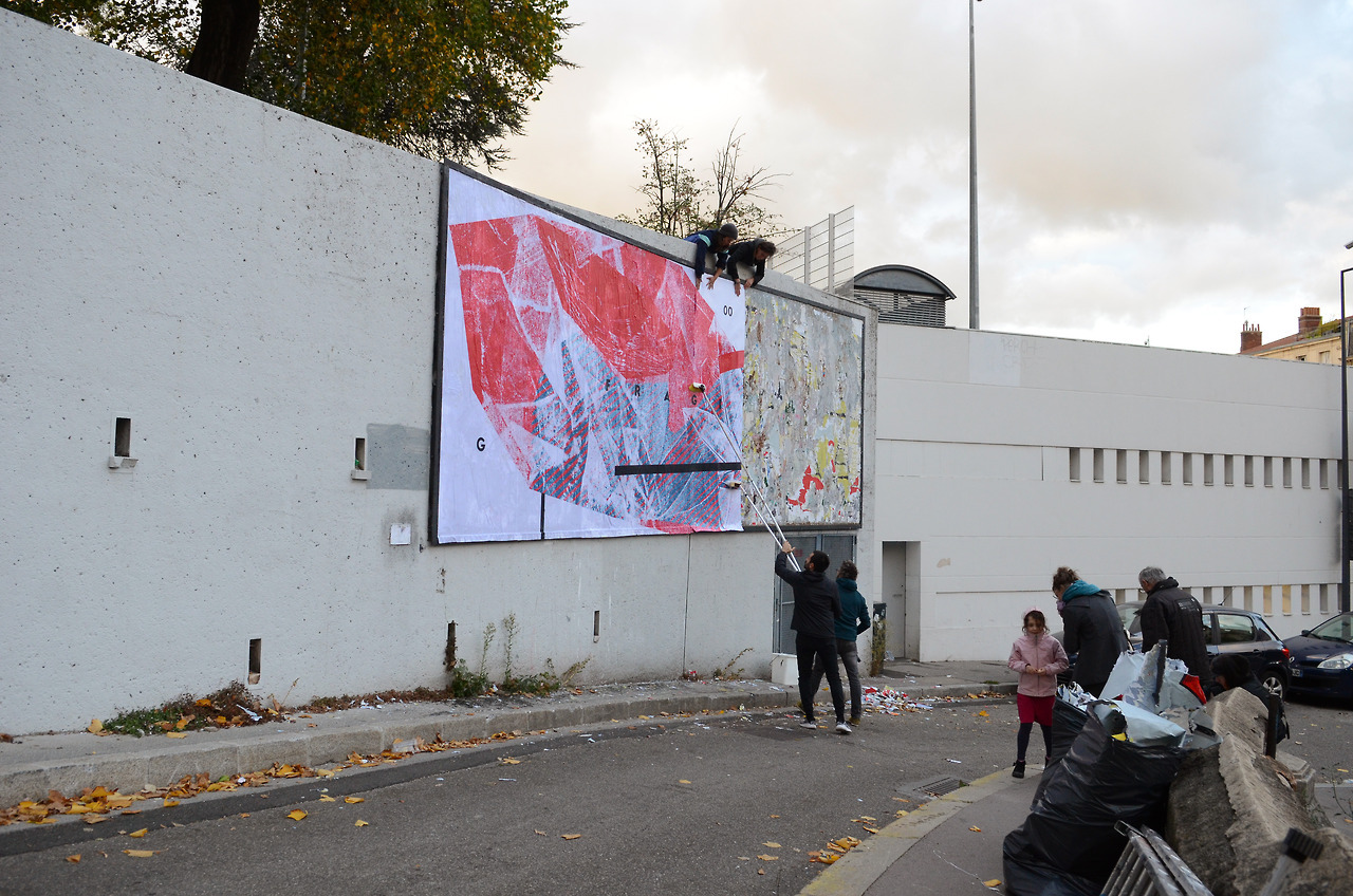 Collage « FRAGILE » de Giulio Vesprini, Octobre 2017 — M.U.R Saint-Étienne
