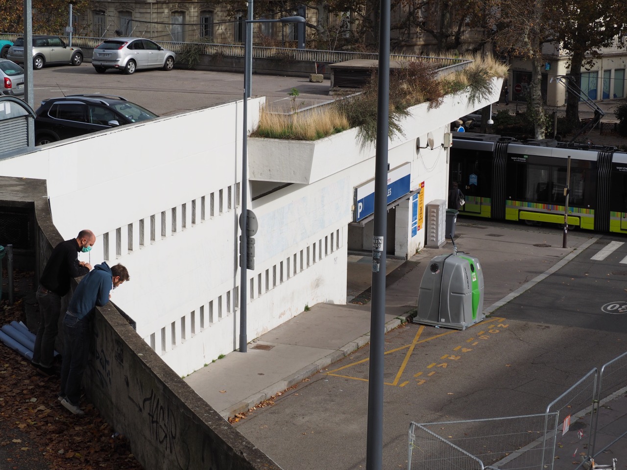 Collage « Sécurité=Illusion » de Flash, Kosmo, Novembre 2020 — M.U.R Saint-Étienne