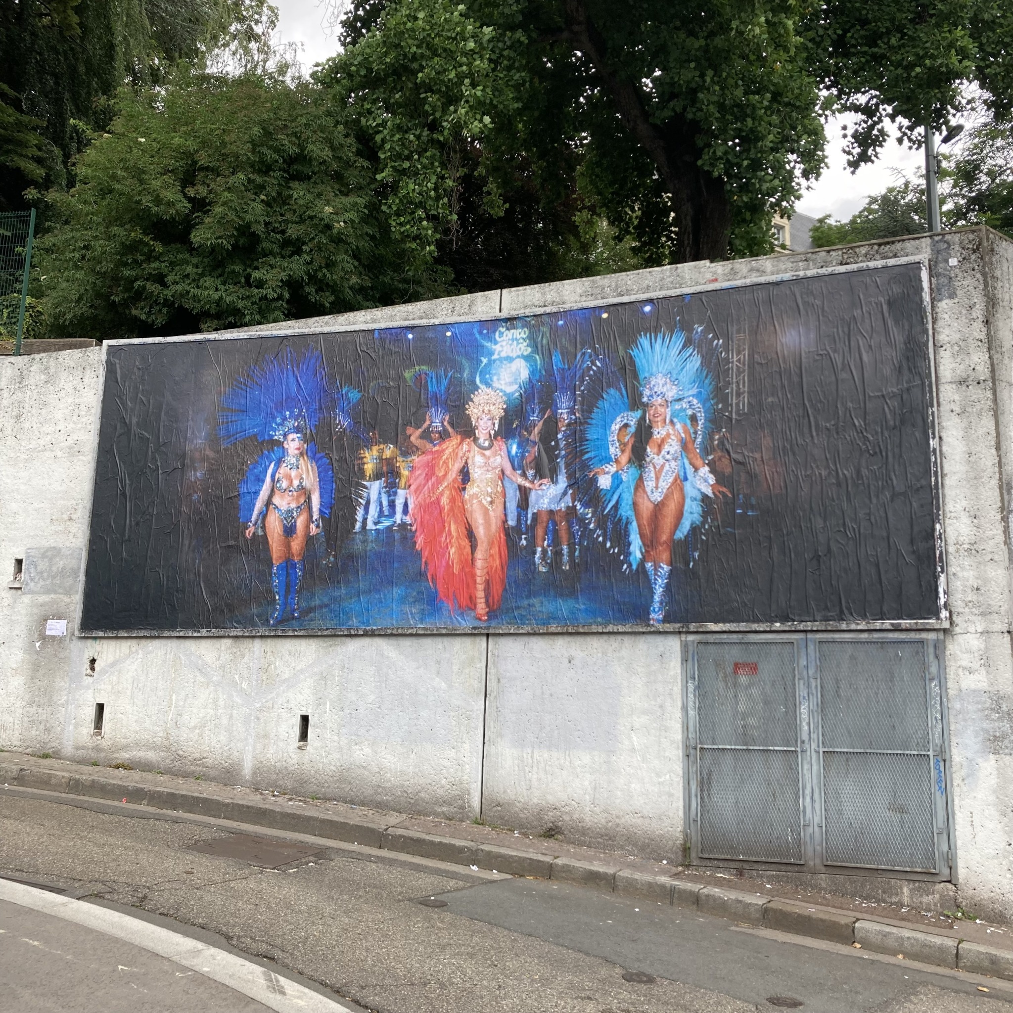 Collage « Oreino da alegria » de Inconnu, Juillet 2024 — M.U.R Saint-Étienne