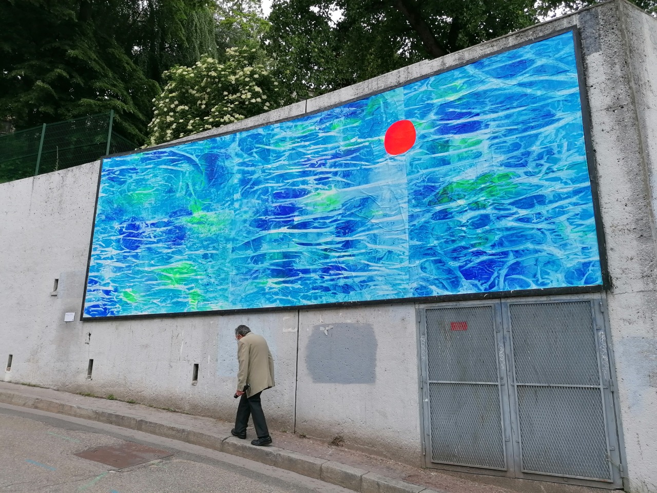 Collage « S’en éloigner à ne plus le voir » de Charlotte Denamur, Juin 2021 — M.U.R Saint-Étienne