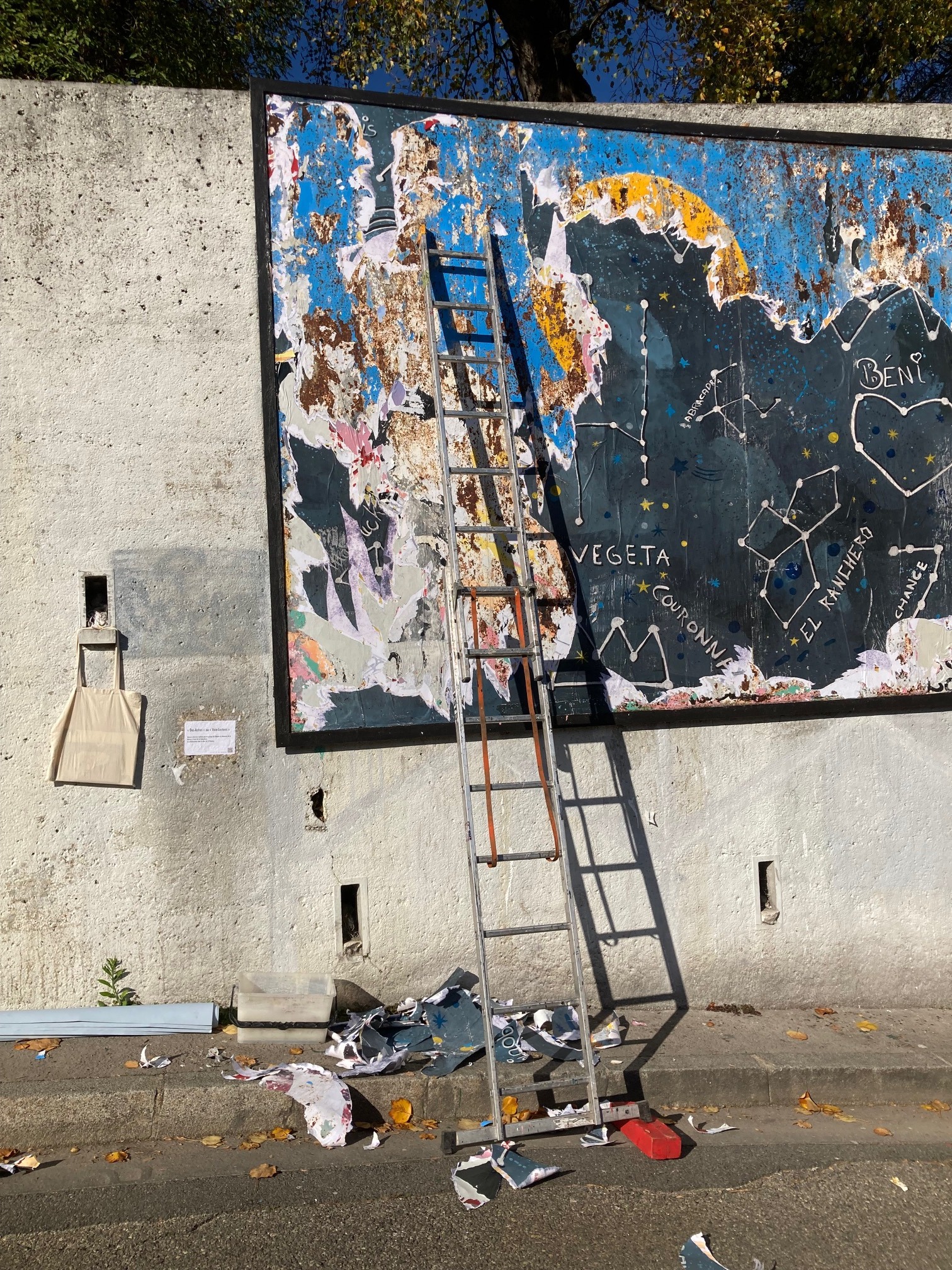 Collage « Flétrissures » de Françoise Miramand Balvet, Novembre 2024 — M.U.R Saint-Étienne