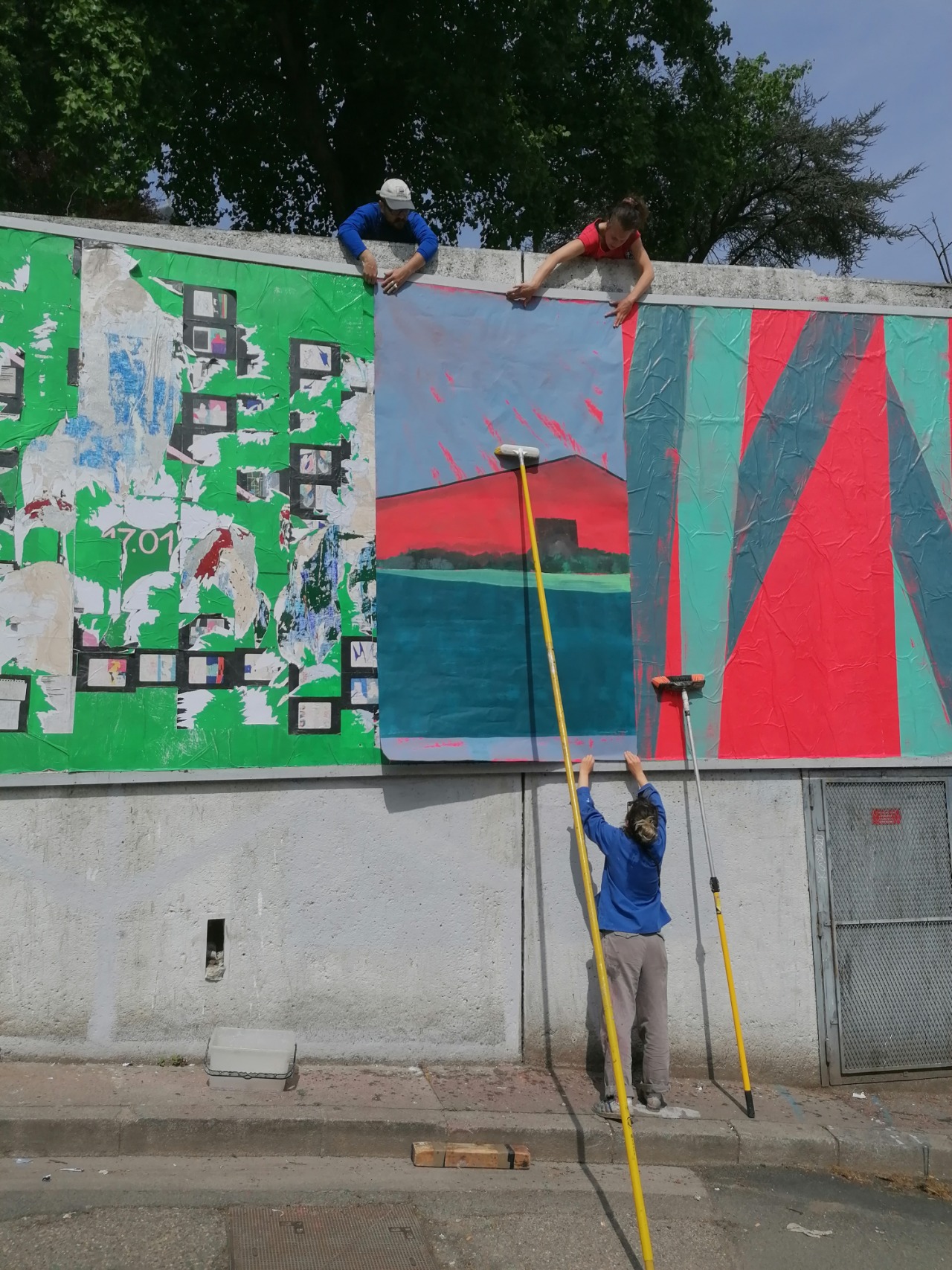 Collage « En remontant la Loire » de Natos Nattosito, Mai 2023 — M.U.R Saint-Étienne