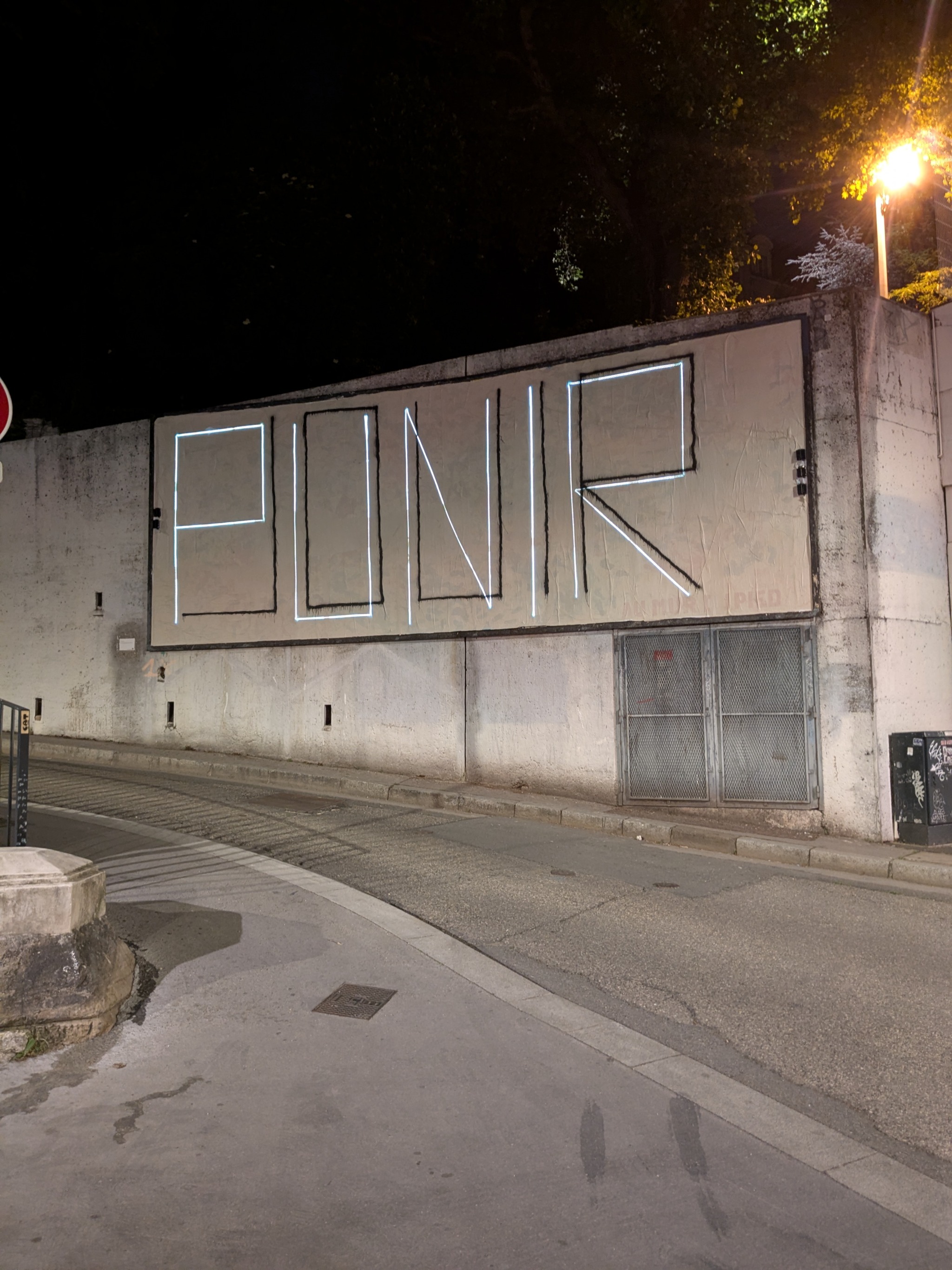 Collage « Civil & Pénal » de Jean-Baptiste Romeyer, Mai 2026 — M.U.R Saint-Étienne